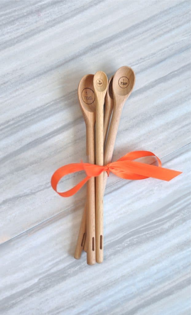 long-handle-wood-measuring-spoons-gift